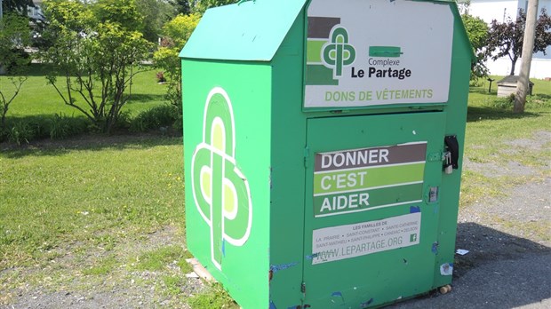 Vaudreuil-Dorion encadre davantage les contenants de dons caritatifs sur son territoire