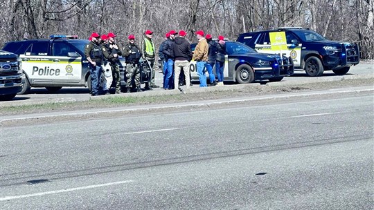 Sûreté du Québec police officers demonstrate in Vaudreuil-Dorion