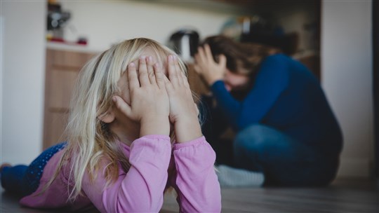 « Manon; je m’ennuie! Je veux que tu joues avec moi » 