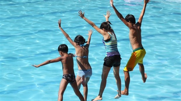 On donne le mandat pour la réalisation des plans et devis du complexe aquatique, mais…