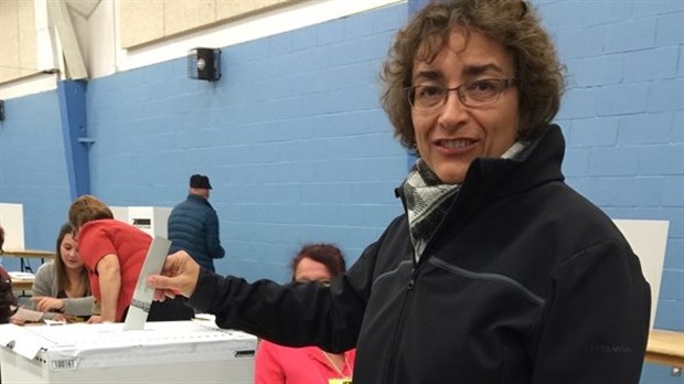 Claude DeBellefeuille donne l’exemple dans Salaberry-Suroît!