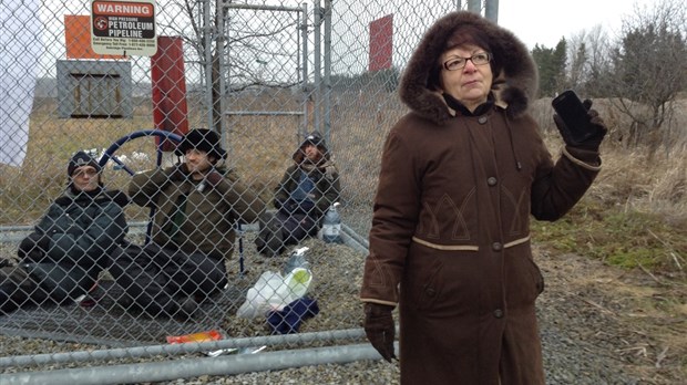 Des manifestants s’enchaînent à une valve d’Enbridge