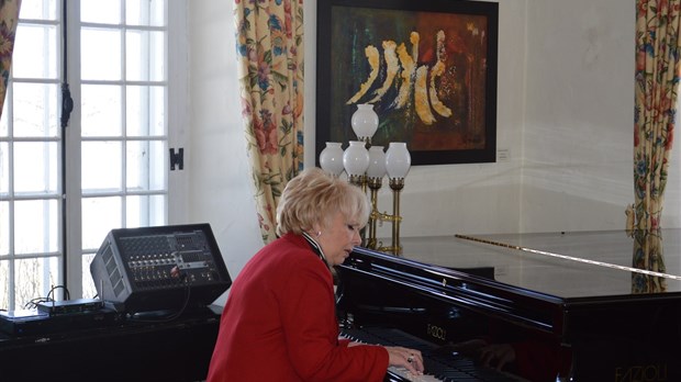 Shirley Théroux « joue de la couleur » à la Maison Trestler