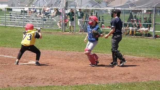 Le baseball continue de gruger du terrain