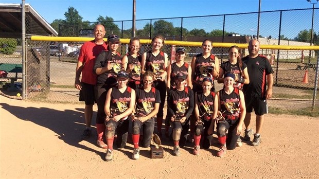 Les Lions du Lac St-Louis sont vice-championnes au Buffalo Niagara Falls Invitaion