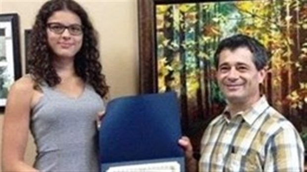 La Ville de Saint-Lazare salue le courage d’une résidente de 14 ans, Layla Mijnsbergen