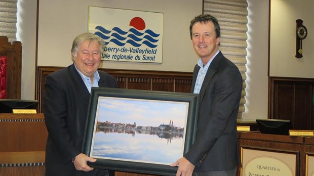 Le directeur général du Collège de Valleyfield hororé