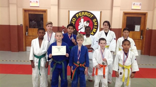 Huit médailles pour Dojo Perrot 