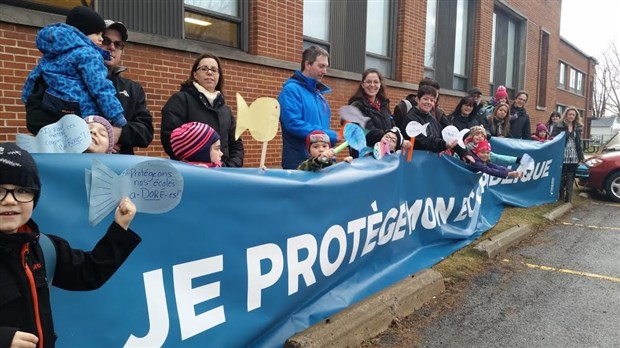 Je protège mon école publique, un mouvement toujours vivant à Vaudreuil