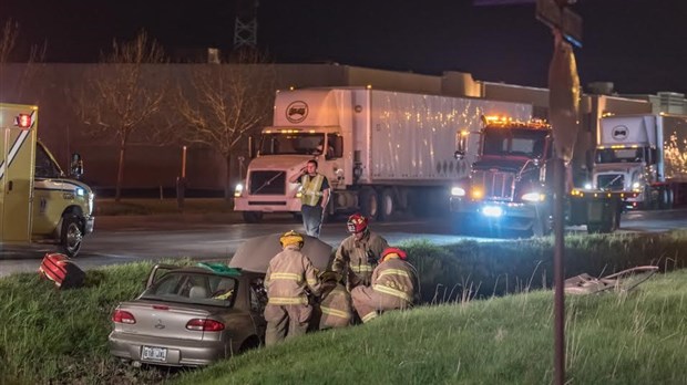 Une sortie de route fait trois blessés à Vaudreuil-Dorion
