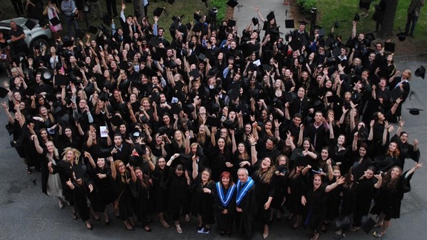 Remise des diplômes au Collège de Valleyfield