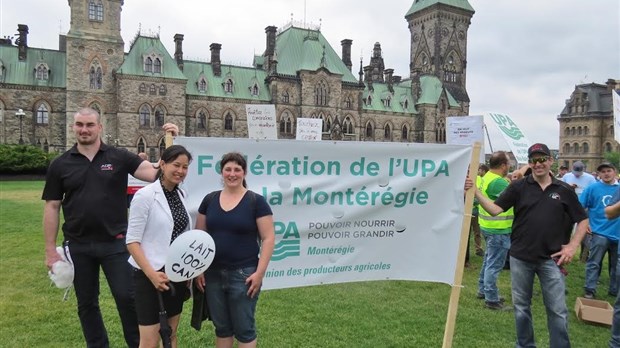 Le NPD solidaire des producteurs laitiers qui manifestent sur la colline parlementaire