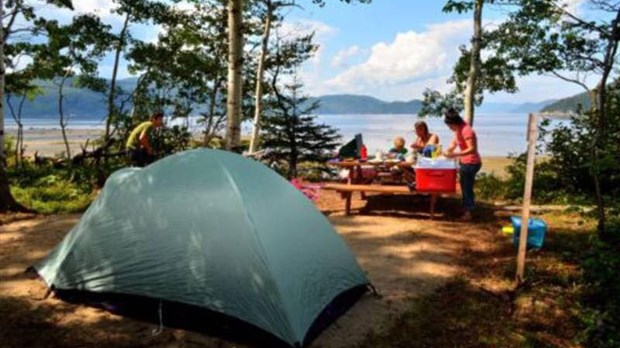 Camper à la belle étoile au Parc historique de la Pointe-du-Moulin