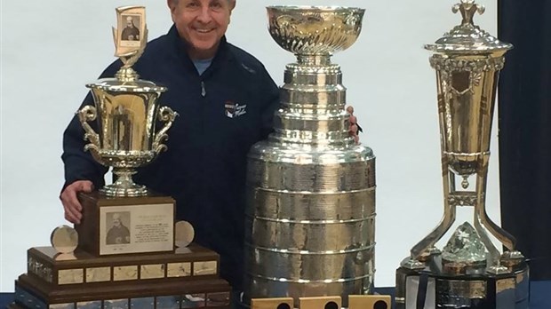 Rigaud reçoit la Coupe Stanley et Jacques Martin