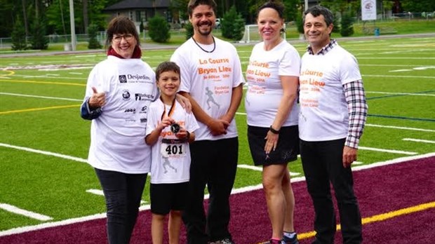 La ministre Lucie Charlebois à la course Bryan Liew