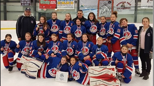 L'équipe de hockey féminin, les Warriors Lac Saint-Louis nommée championne du tournoi Green Mountain Avalanche 