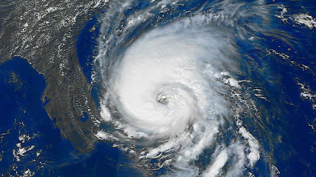 Septembre : Arrestation, l'ouragan Irma et une libération suscitent l'intérêt