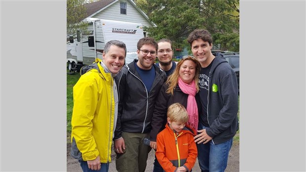 EXCLUSIF: Le Premier ministre Justin Trudeau aperçu à Terrasse-Vaudreuil
