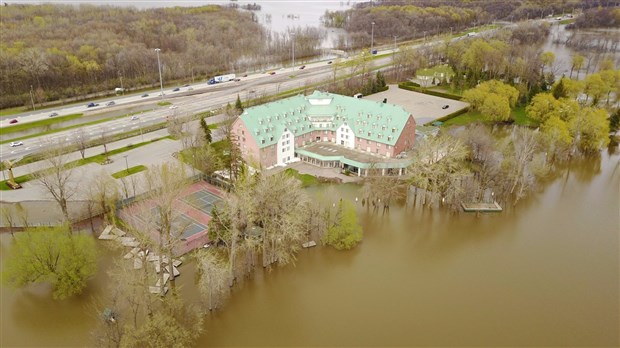 ERRATUM: Le Château Vaudreuil est bel et bien fermé