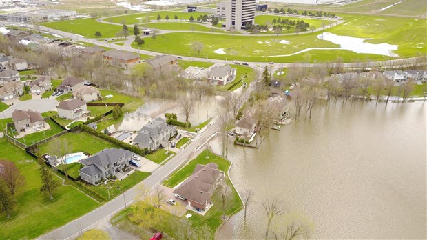 Vidéo exceptionnelle démontrant l'étendue des dégâts en vue aérienne dans Vaudreuil-Soulanges