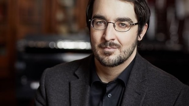 Charles Richard-Hamelin entre en scène, à la Maison Trestler