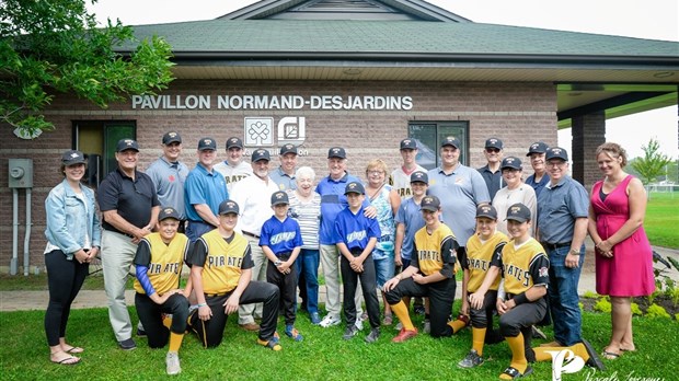 Le « Pavillon de Dorion-Gardens » devient le « Pavillon Normand Desjardins»
