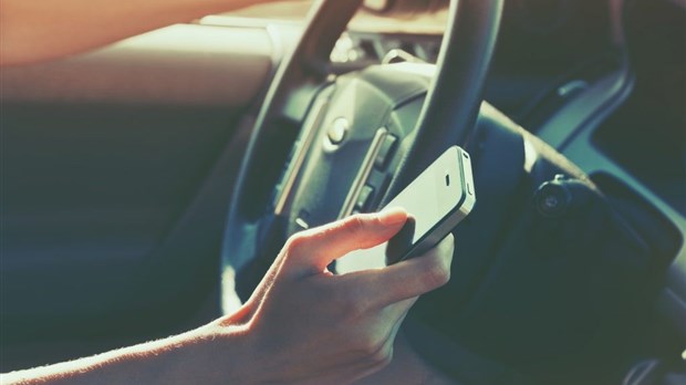 Plus de gens meurent à cause des distractions au volant que de l'alcool