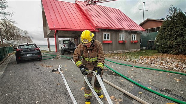 Incendie dans une résidence de la 72 Avenue à Saint-Zotique ce matin  