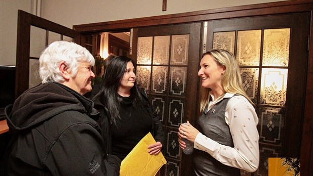 La députée de Soulanges inaugure ses nouveaux locaux