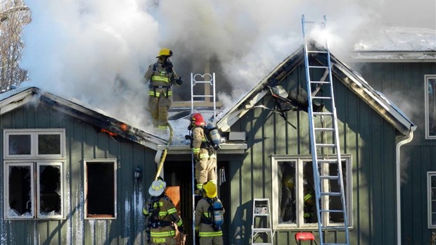Un feu de cheminée dégénère à Hudson