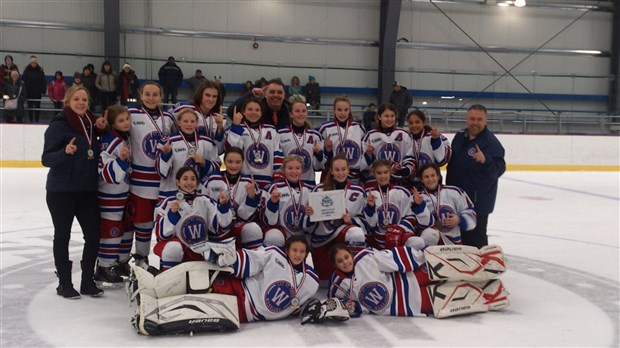 Des jeunes hockeyeuses d'ici brillent au Vermont
