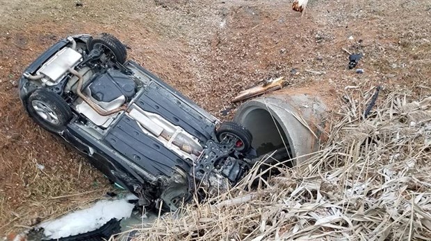 Violente sortie de route sur le chemin de l'Anse à Vaudreuil-Dorion