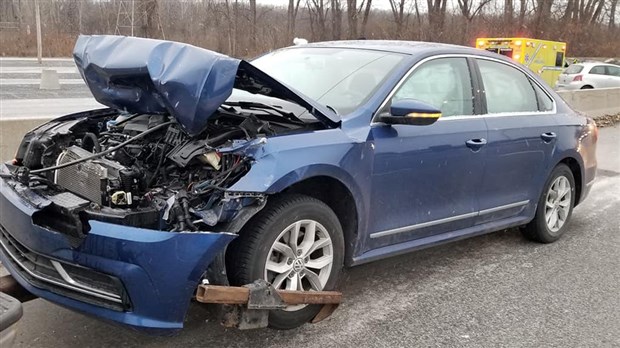 Pas de blessés dans une collision entre une voiture et une camionnette à L’Île-Perrot 