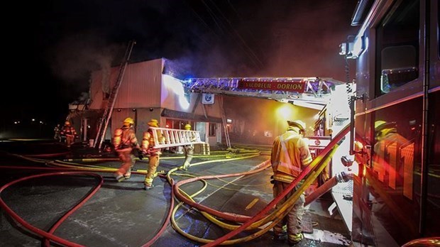 Avril 2018 : des médecins cherchent des patients, le bar à l'Ancre brûle et un champ prend en feu