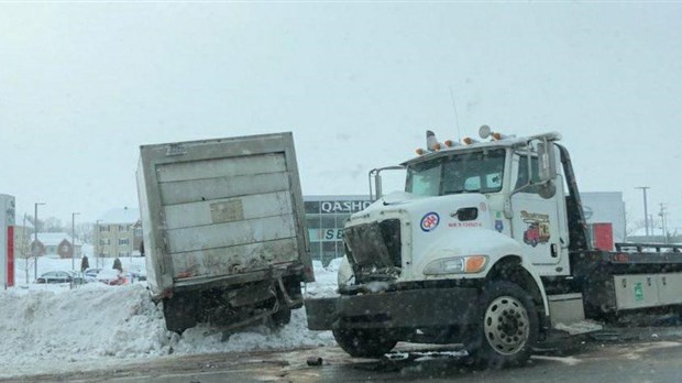 Sortie de route sur l'autoroute 40 en direction est