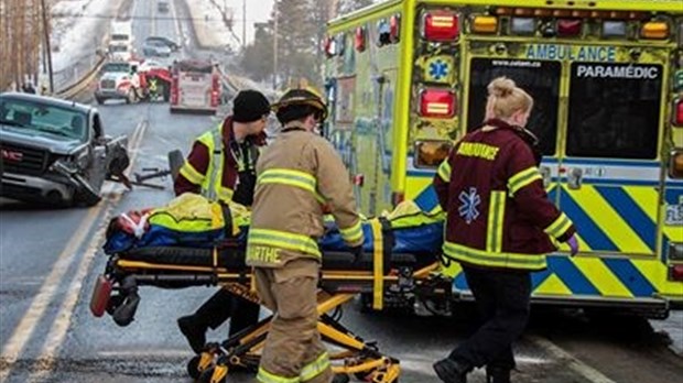 Un camion dérape sur la route 201 à Sainte-Marthe