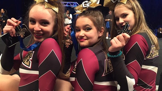 Les athlètes du G-Force font belle figure aux Championnats provinciaux de cheerleading