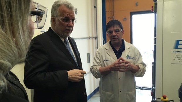Le premier ministre du Québec rencontre des étudiants du Centre de formation professionnelle Paul-Gérin-Lajoie