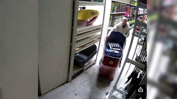 Le Service de police de Repentigny cherche à identifier deux suspects 