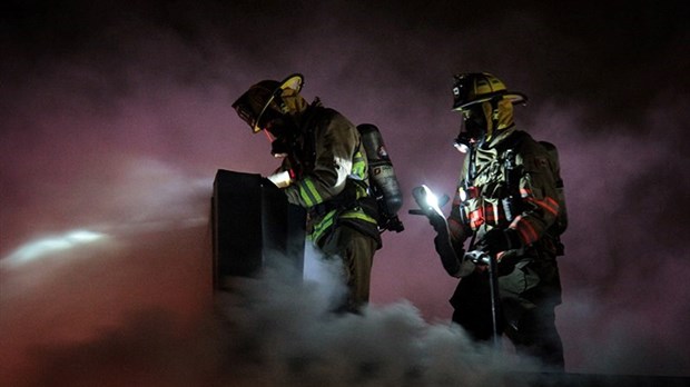 L'incendie du mythique bar à l'Ancre en images