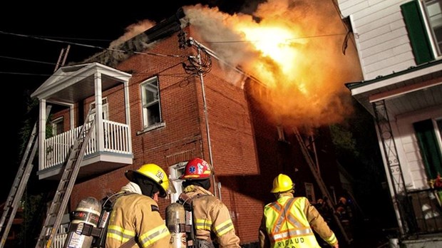 Un violent incendie est présentement en cours à Rigaud