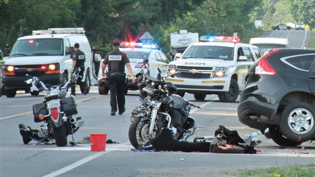 Une collision entre une voiture et deux motos fait un mort et un blessé grave 