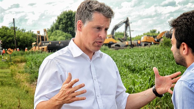 Déraillement : Peter Schiefke se rend à Saint-Polycarpe