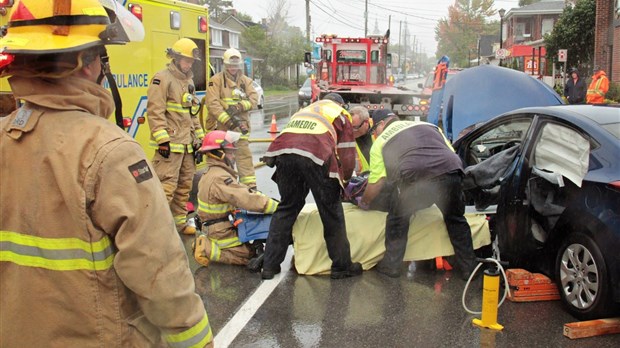 Une collision latérale fait deux blessés mineurs à Rigaud