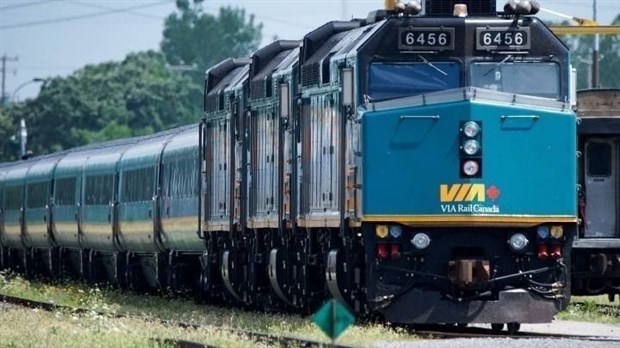 Le train à Les Coteaux ? 