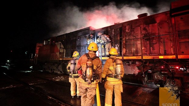 Une locomotive du Canadien National prend feu à Coteau-du-Lac