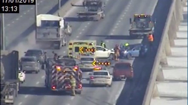 En cours : Accident sur le pont de l'Île-aux-Tourtes