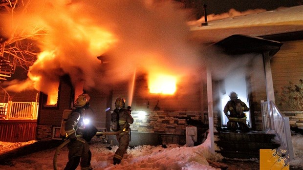 En cours : Incendie à Rivière-Beaudette