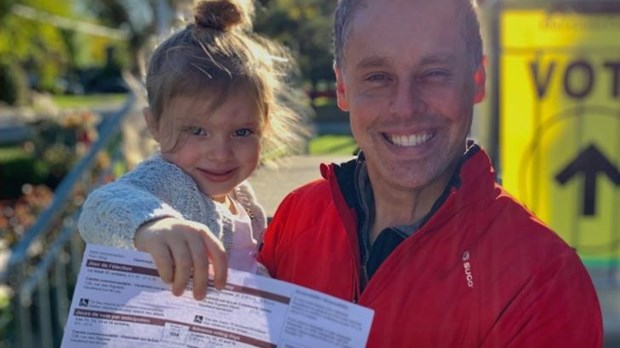 Peter Schiefke exerce son droit de vote et invite les citoyens de la circonscription à faire de même.