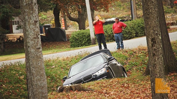 Plus de peur que de mal pour un automobiliste à Vaudreuil-Dorion